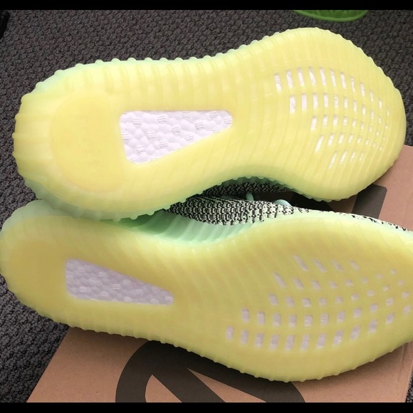 Yeezy Boost 350 V2 Yeezreel  size 11 - Picture 4 of 5